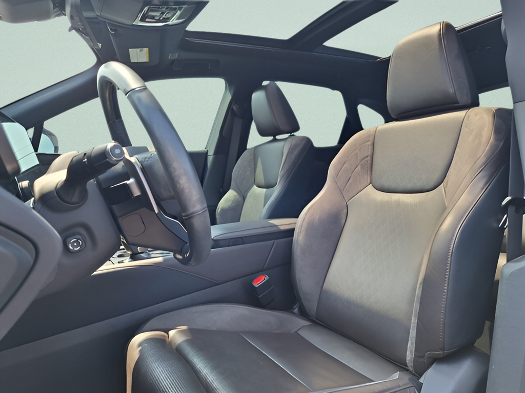 2024 Lexus RX photo 21 of 32