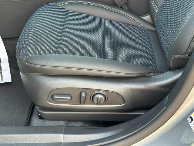 2025 Buick Envista Vehicle Photo in COLUMBIA, MO 65203-3903