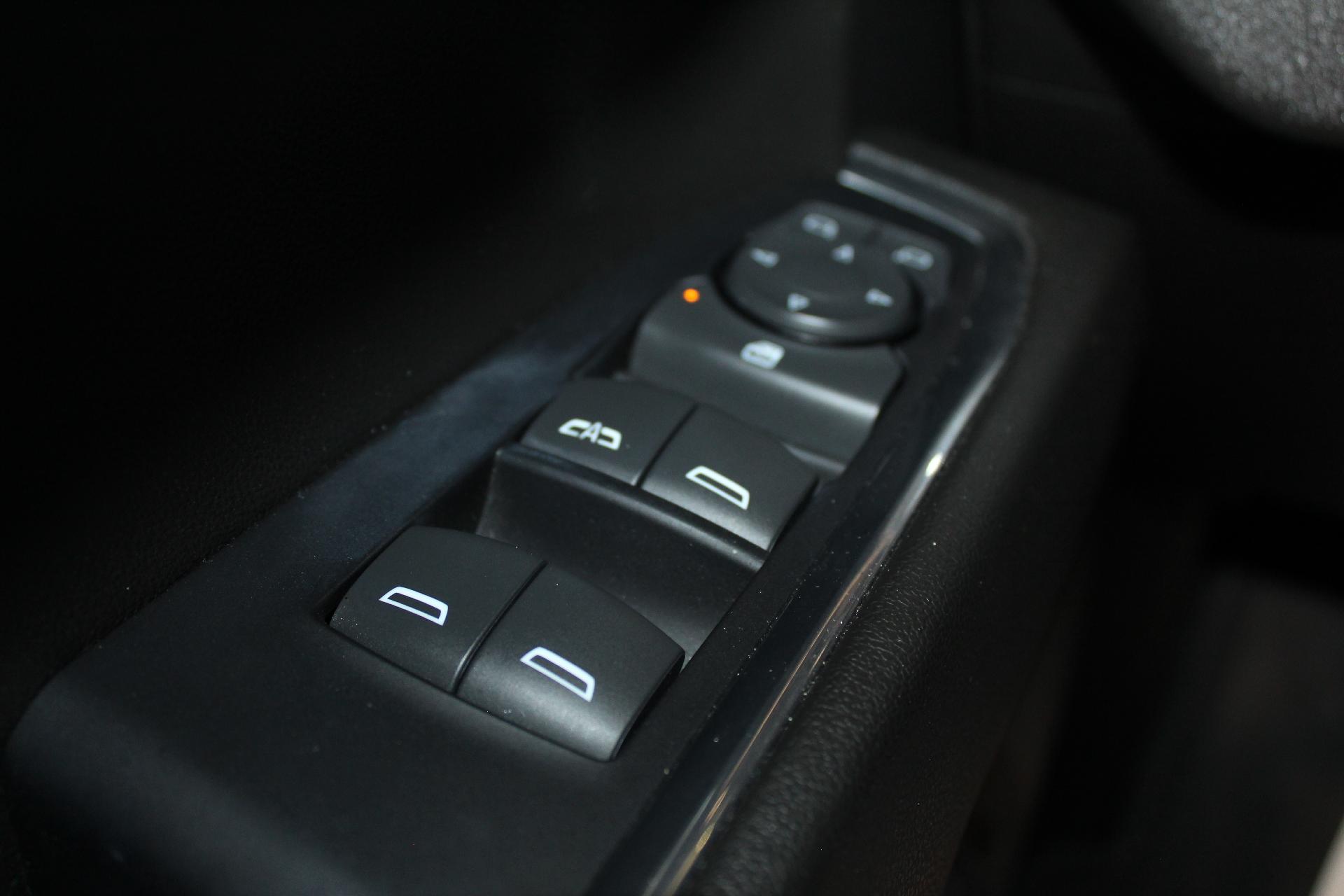 2022 Chevrolet Silverado 1500 Vehicle Photo in NORTHAMPTON, MA 01060-1120
