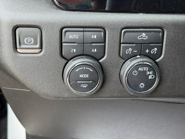2023 Chevrolet Silverado 1500 Vehicle Photo in COLUMBIA, MO 65203-3903