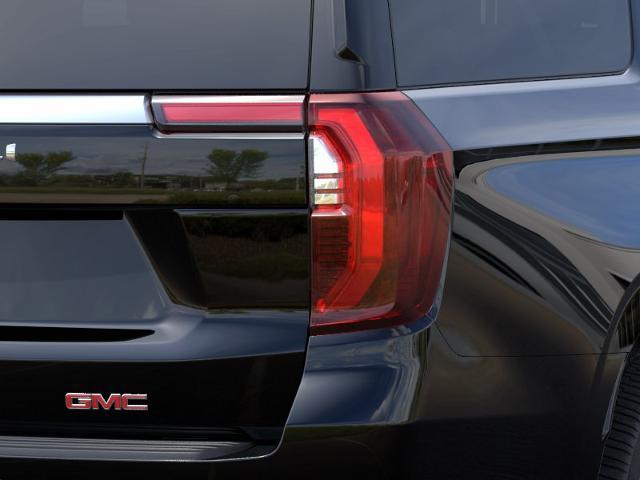 2027 GMC Yukon XL photo 11 of 32