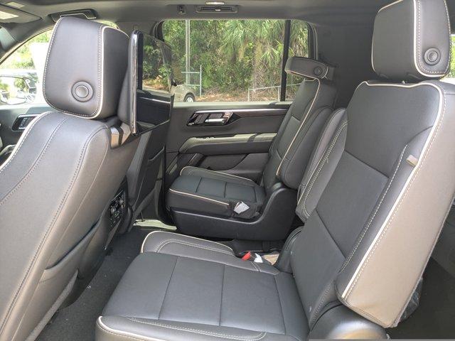 2025 Chevrolet Suburban Vehicle Photo in BRUNSWICK, GA 31525-1881