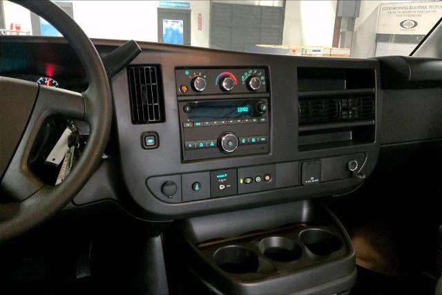 2025 Chevrolet Express Cargo Van Vehicle Photo in KANSAS CITY, MO 64114-4502