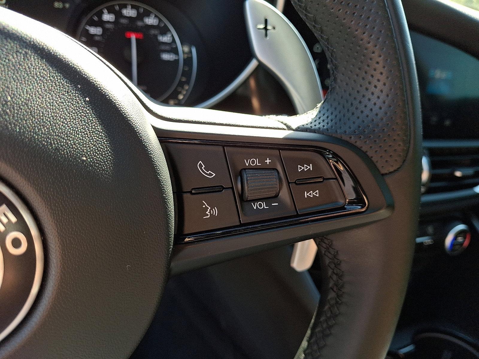 2022 Alfa Romeo Giulia Vehicle Photo in Willow Grove, PA 19090