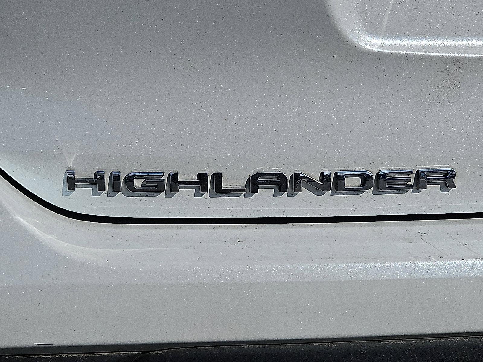 2022 Toyota Highlander Vehicle Photo in Trevose, PA 19053