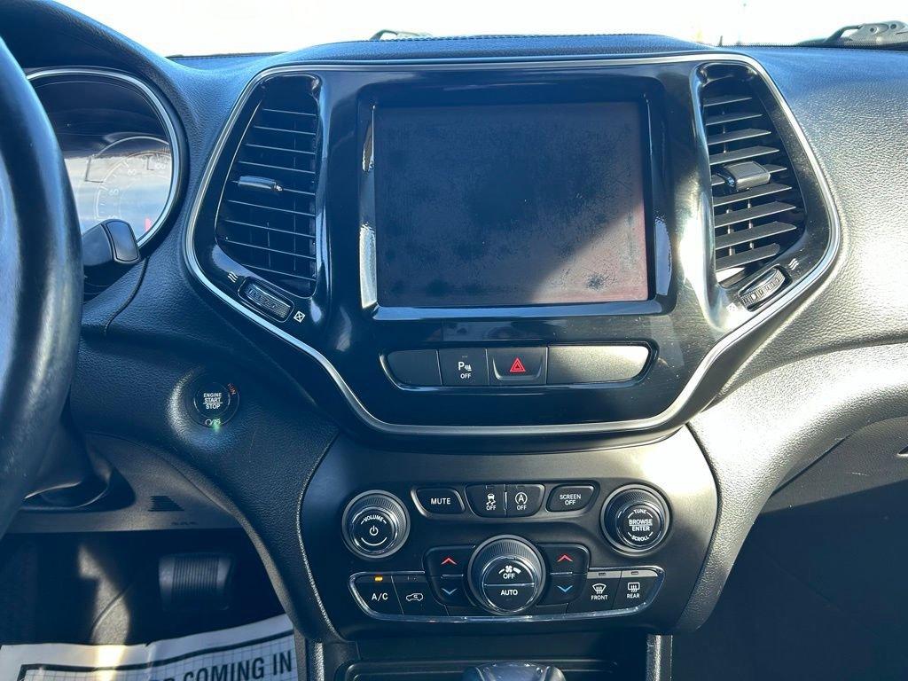 2019 Jeep Cherokee Vehicle Photo in Cedar Rapids, IA 52402