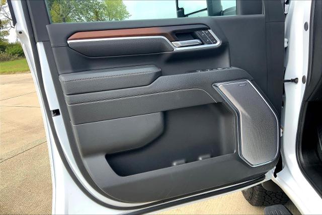 2025 GMC Sierra 2500 HD Vehicle Photo in TOPEKA, KS 66609-0000