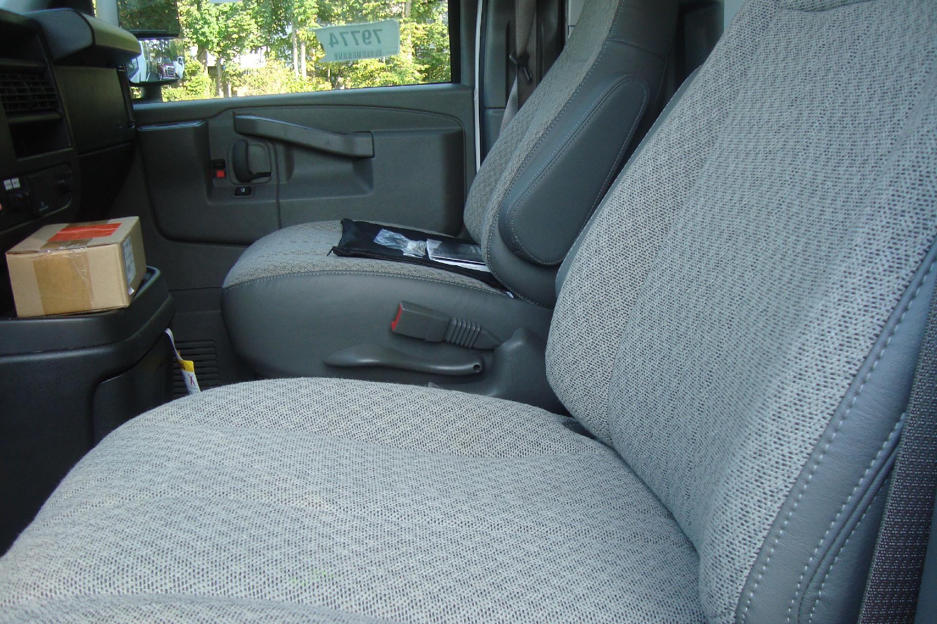 2025 GMC Savana Commercial Cutaway Vehicle Photo in PORTSMOUTH, NH 03801-4196