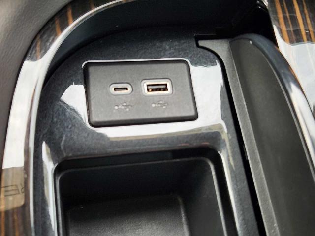 2023 Cadillac Escalade Vehicle Photo in DENTON, TX 76210-9321