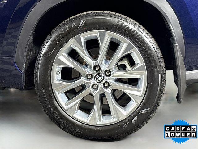 2023 Toyota Highlander Vehicle Photo in Puyallup, WA 98371