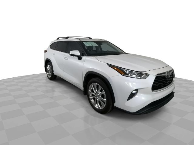 2024 Toyota Highlander Vehicle Photo in GILBERT, AZ 85297-0402