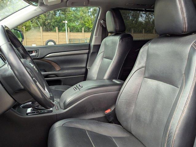 2017 Toyota Highlander Vehicle Photo in San Antonio, TX 78230