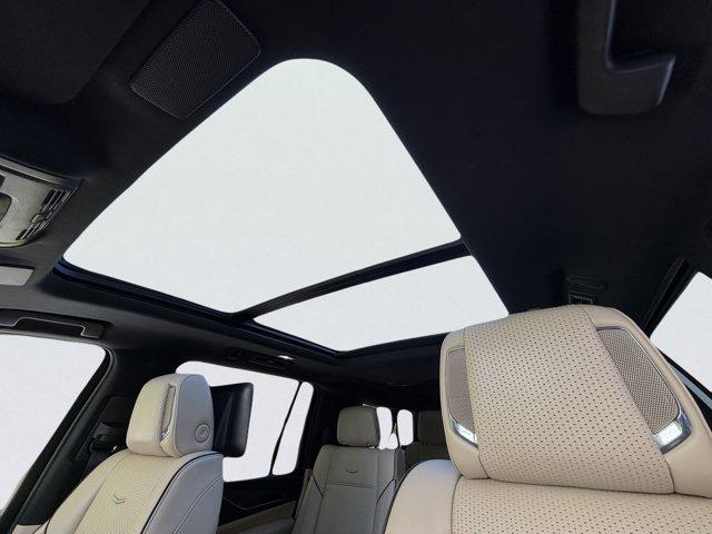 2021 Cadillac Escalade ESV Vehicle Photo in LEOMINSTER, MA 01453-2952