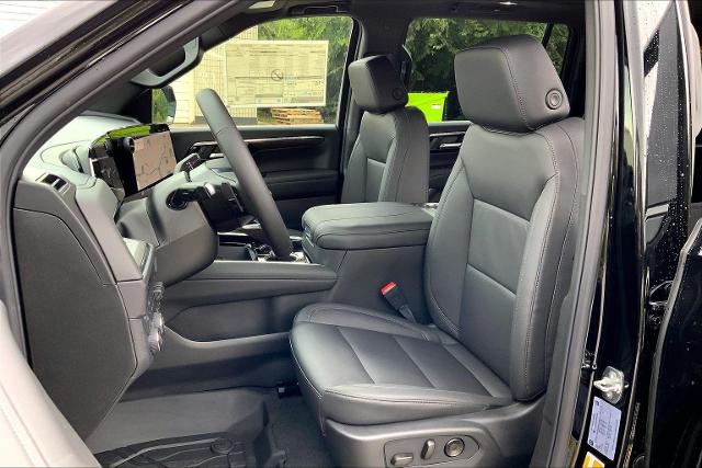 2025 Chevrolet Suburban Vehicle Photo in KANSAS CITY, MO 64114-4502