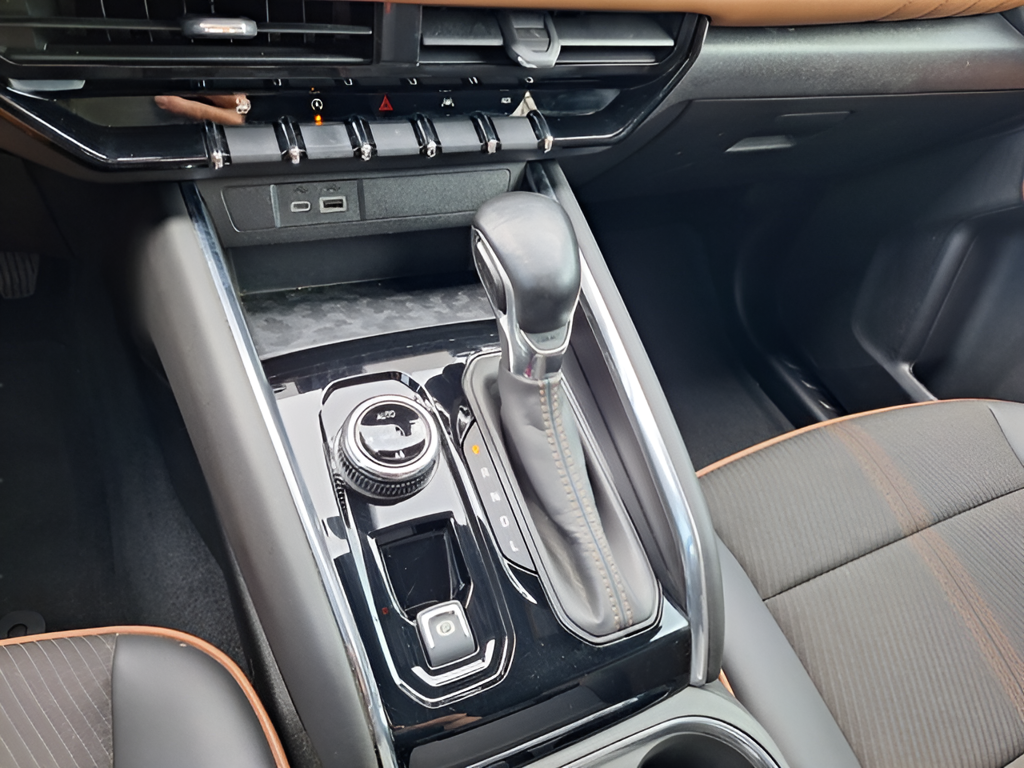 2024 GMC Canyon photo 14 of 30