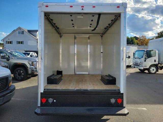 2024 GMC Savana Cutaway 3500 Vehicle Photo in DANBURY, CT 06810-5034