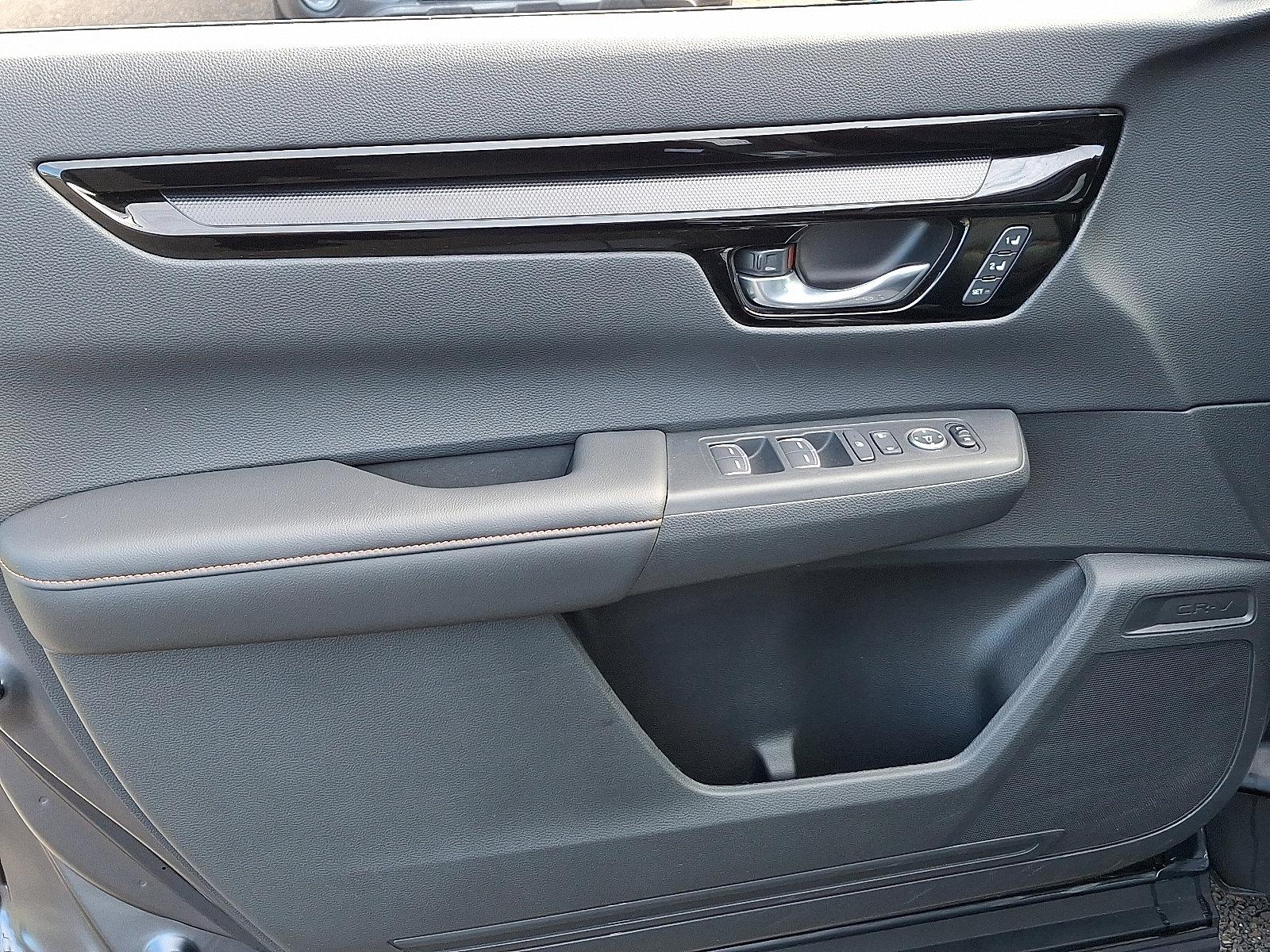 2025 Honda CR-V Hybrid Vehicle Photo in Trevose, PA 19053