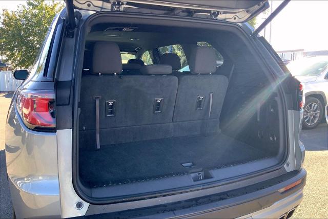 2025 GMC Acadia Vehicle Photo in INDEPENDENCE, MO 64055-1377