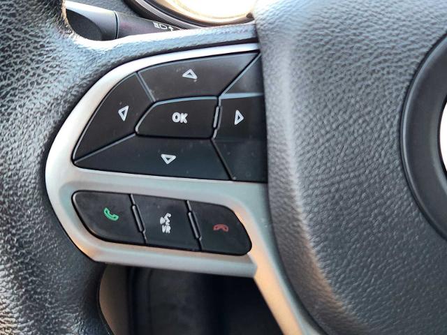2019 Jeep Cherokee Vehicle Photo in DENTON, TX 76210-9321
