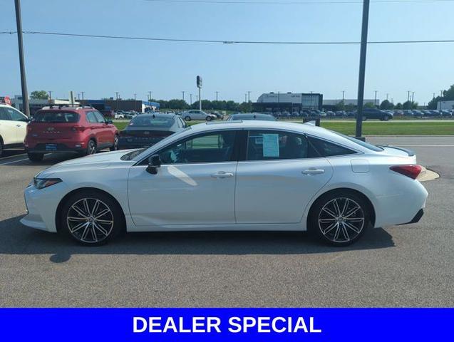 2022 Toyota Avalon Vehicle Photo in Merrillville, IN 46410