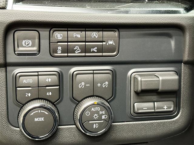 2026 Chevrolet Suburban Vehicle Photo in EVERETT, WA 98203-5662