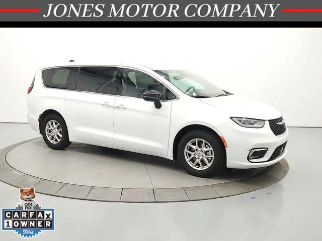 2025 Chrysler Pacifica Vehicle Photo in Savannah, TN 38372