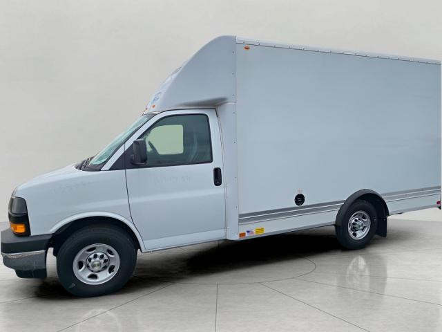 2024 Chevrolet Express Cutaway 3500 Vehicle Photo in NEENAH, WI 54956-2243
