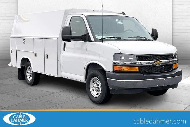 2025 Chevrolet Express Commercial Cutaway Vehicle Photo in INDEPENDENCE, MO 64055-1314