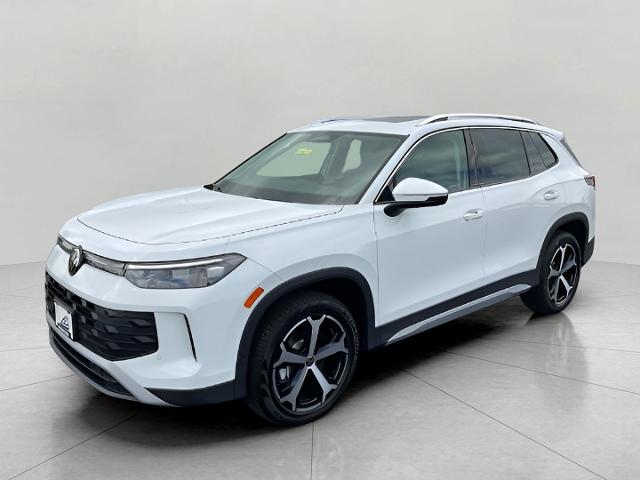 2025 Volkswagen Tiguan Vehicle Photo in Oshkosh, WI 54904