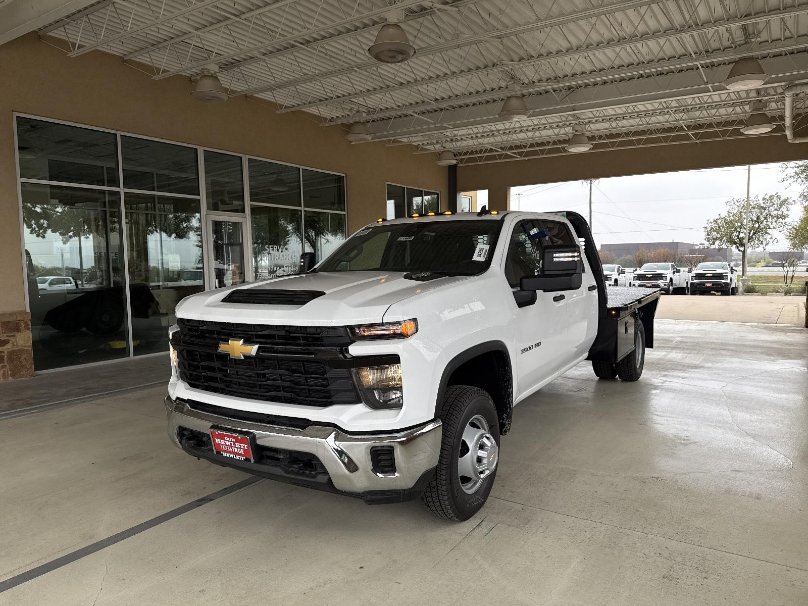 2025 Chevrolet Silverado 3500 HD Chassis Cab Vehicle Photo in GEORGETOWN, TX 78626-7508