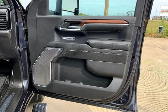 2024 GMC Sierra 1500 Vehicle Photo in TOPEKA, KS 66609-0000