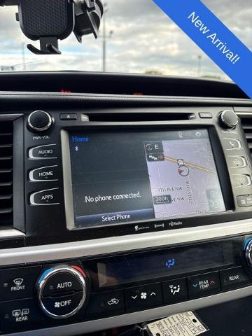 2018 Toyota Highlander Vehicle Photo in Puyallup, WA 98371