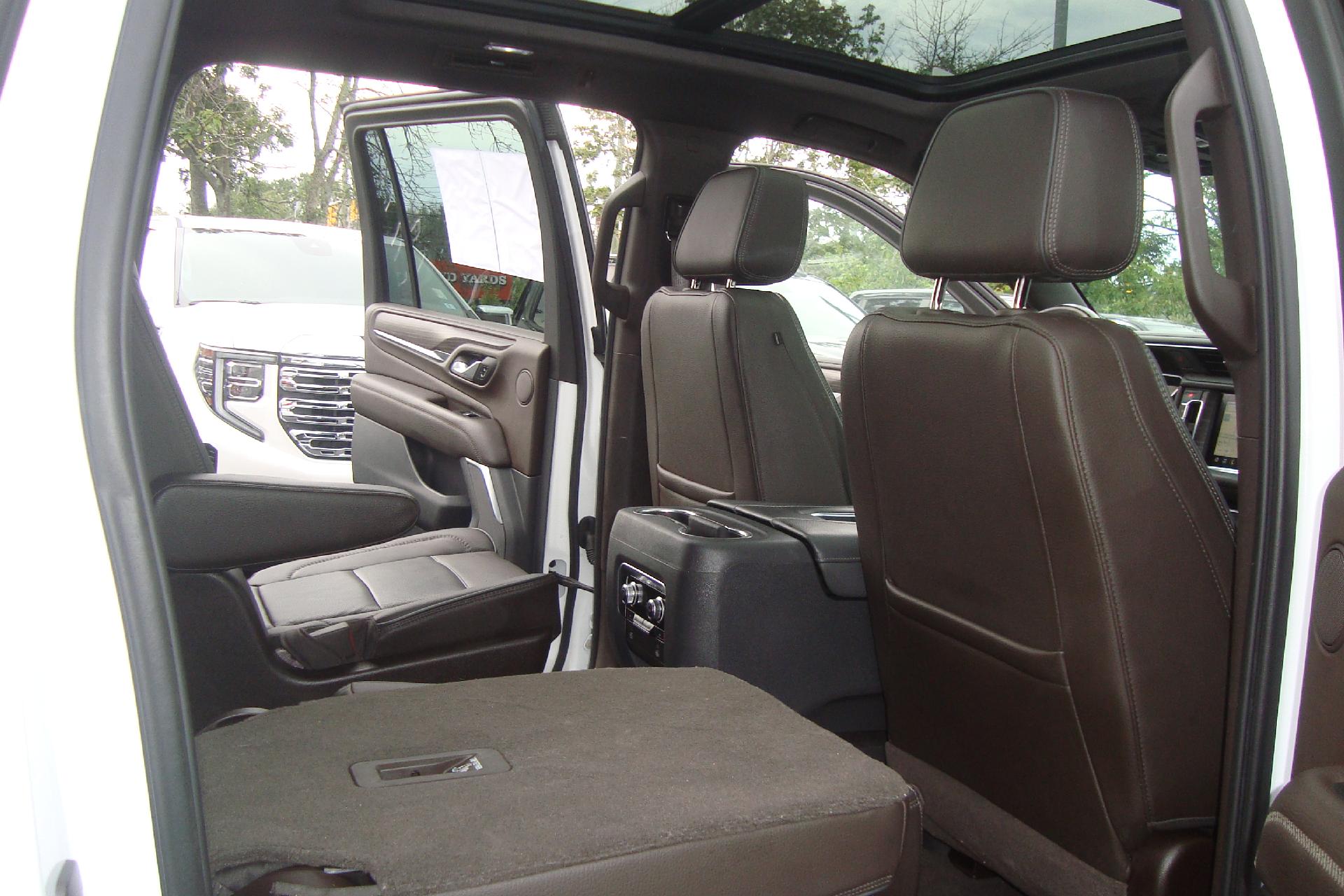 2021 GMC Yukon XL Vehicle Photo in PORTSMOUTH, NH 03801-4196