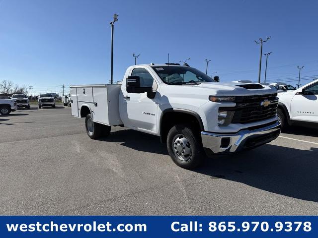 2026 Chevrolet Silverado 3500 HD Chassis Cab Vehicle Photo in ALCOA, TN 37701-3235