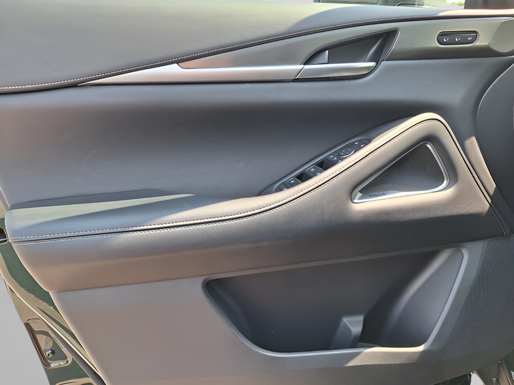 2026 INFINITI QX60 photo 30 of 32
