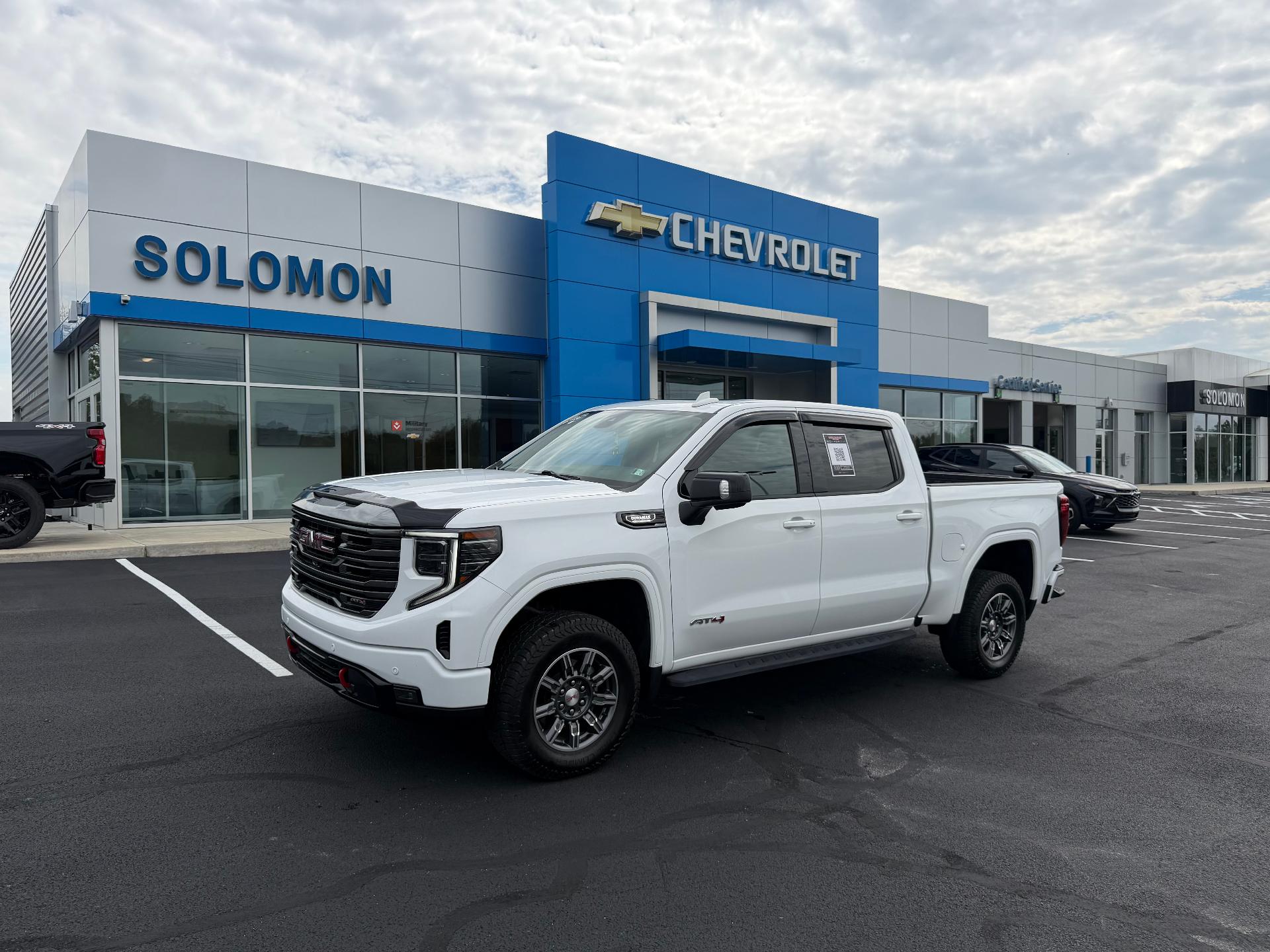 2024 GMC Sierra 1500 photo 2 of 34
