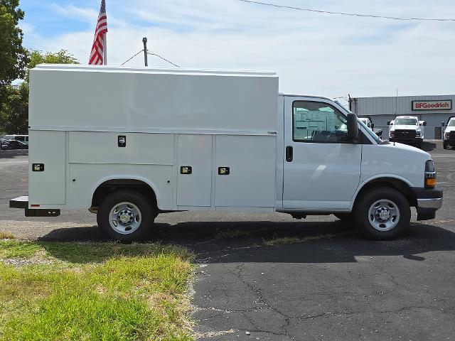 2025 Chevrolet Express Commercial Cutaway Vehicle Photo in INDEPENDENCE, MO 64055-1314
