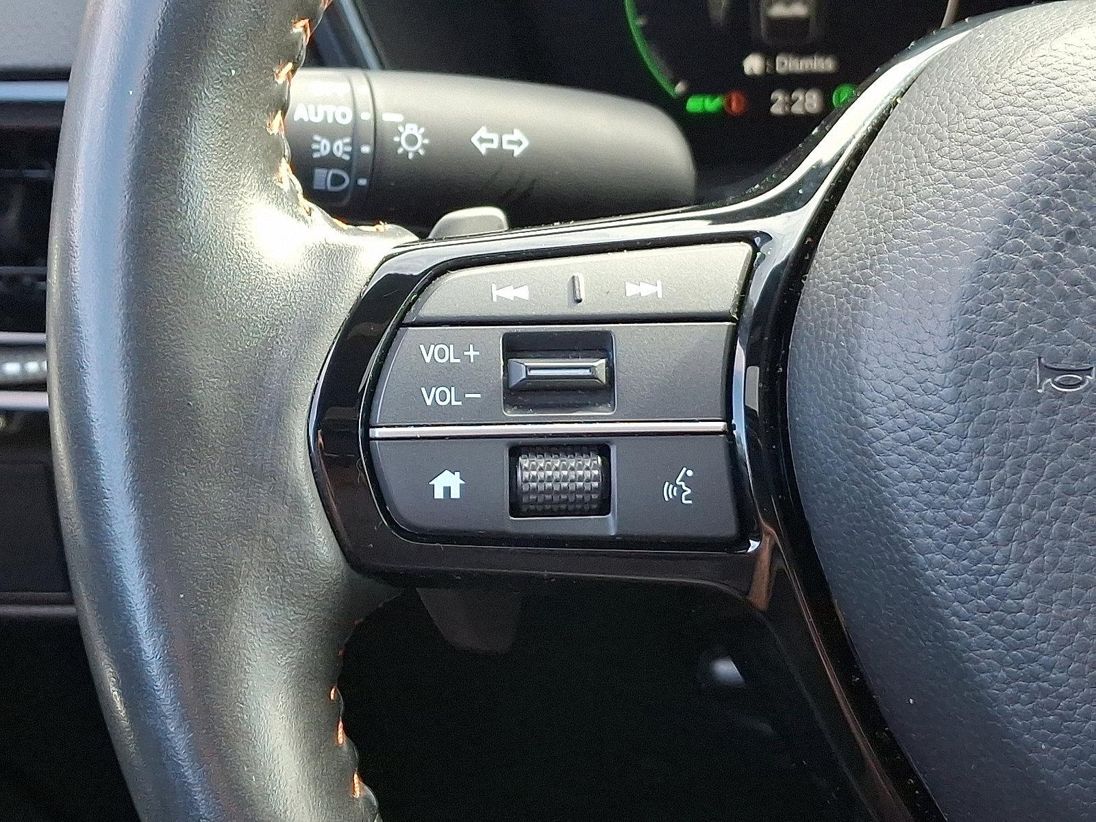 2025 Honda CR-V Hybrid Vehicle Photo in Trevose, PA 19053