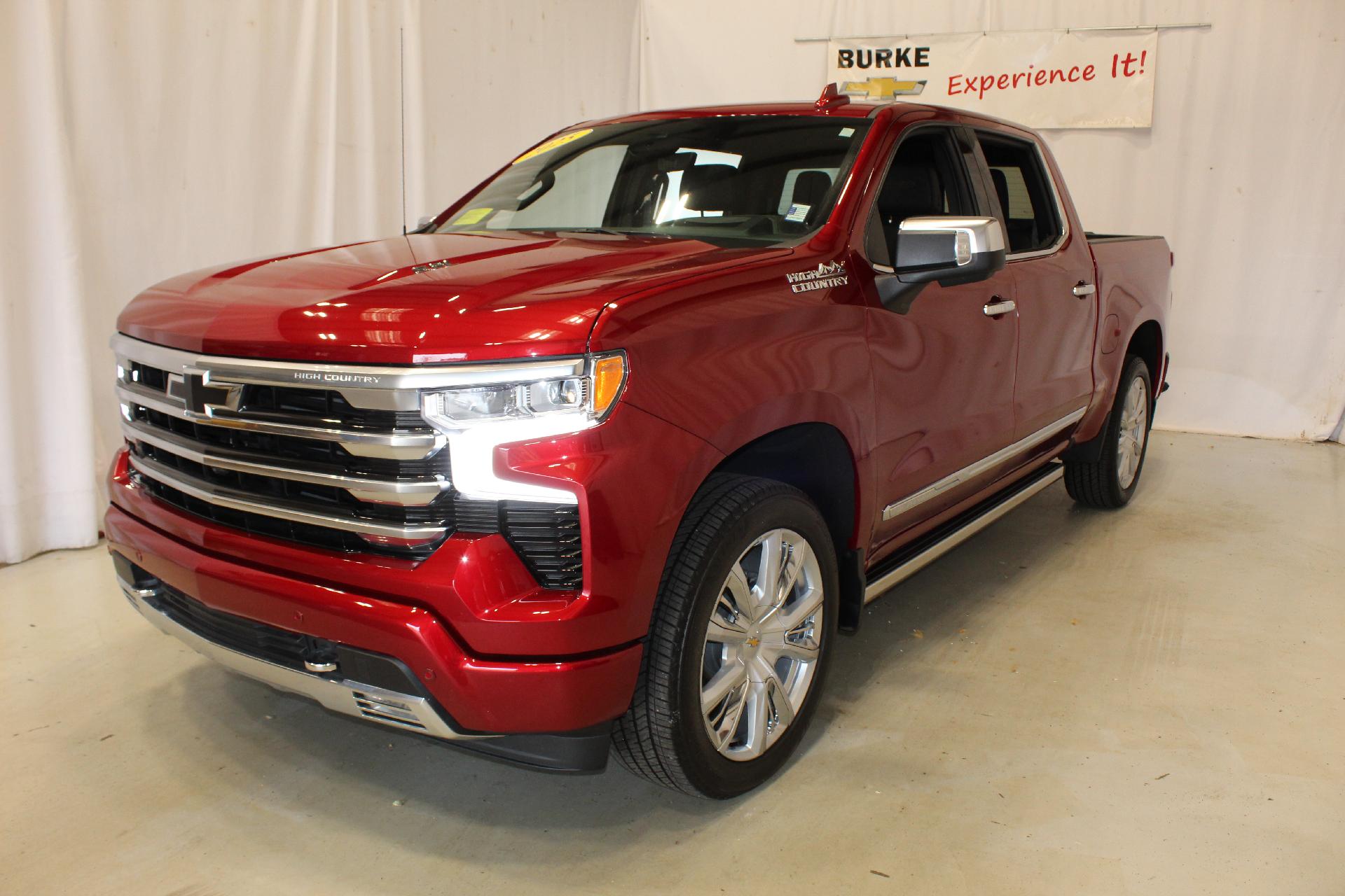 2025 Chevrolet Silverado 1500 Vehicle Photo in NORTHAMPTON, MA 01060-1120