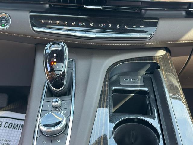 2024 Cadillac Escalade Vehicle Photo in COLUMBIA, MO 65203-3903