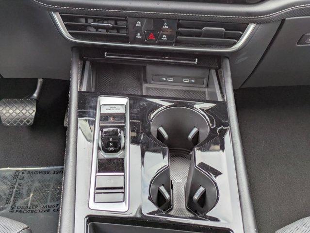 2024 Volkswagen Atlas Vehicle Photo in BRUNSWICK, GA 31525-1881