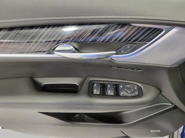 2025 Cadillac XT6 Vehicle Photo in NEENAH, WI 54956-2243