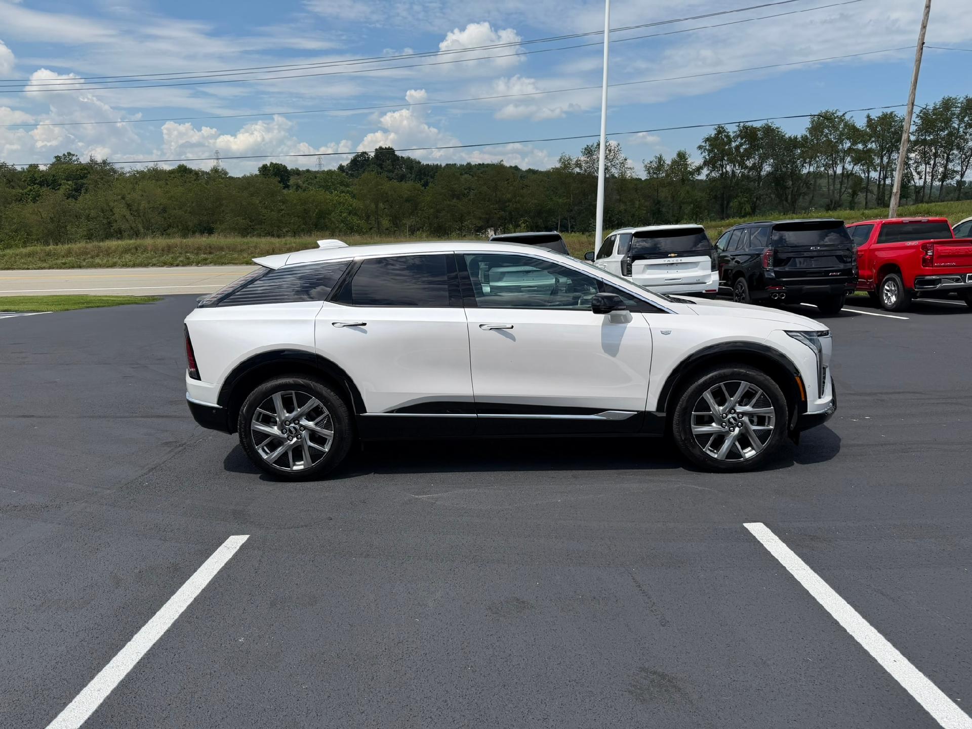 2025 Cadillac OPTIQ Luxury 1 - 6