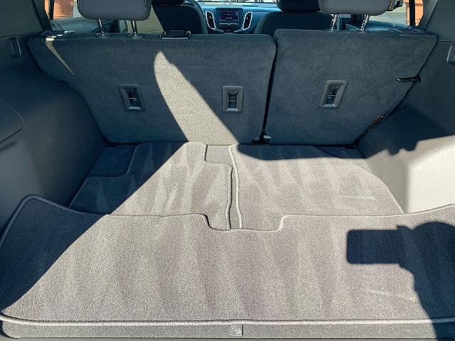 2022 Chevrolet Equinox Vehicle Photo in MOON TOWNSHIP, PA 15108-2571