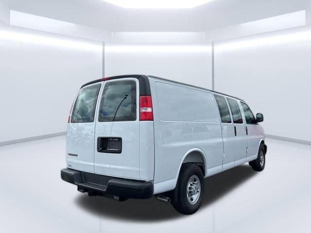 2025 Chevrolet Express Cargo 2500 Vehicle Photo in SAINT CLAIRSVILLE, OH 43950-8512