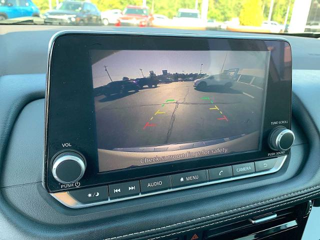 2022 Nissan Rogue Vehicle Photo in MOON TOWNSHIP, PA 15108-2571