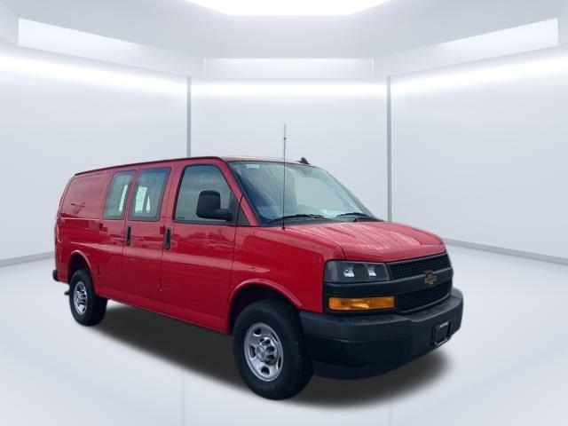 2025 Chevrolet Express Cargo 2500 Vehicle Photo in SAINT CLAIRSVILLE, OH 43950-8512