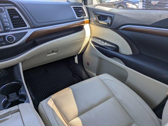 2019 Toyota Highlander Vehicle Photo in BRUNSWICK, GA 31525-1881