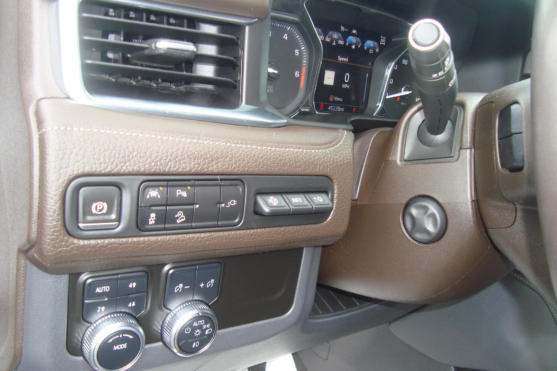 2021 GMC Yukon XL Vehicle Photo in PORTSMOUTH, NH 03801-4196