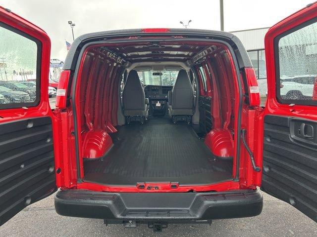2025 Chevrolet Express Cargo 2500 Vehicle Photo in SAINT CLAIRSVILLE, OH 43950-8512